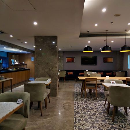 Holiday Inn Express Ahmedabad Prahlad Nagar By Ihg Exteriér fotografie
