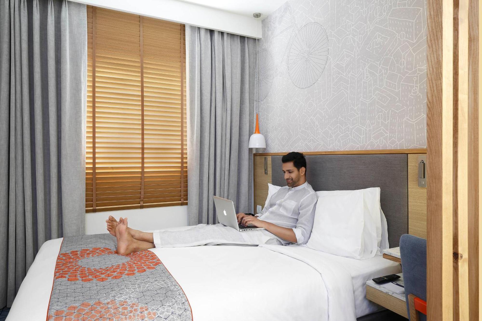 Holiday Inn Express Ahmedabad Prahlad Nagar By Ihg Exteriér fotografie